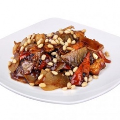 Курица с картофелем и кедровым орехом
