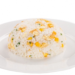 Рис жаренный с кукурузой и яйцом