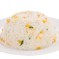 Рис жаренный с кукурузой и яйцом