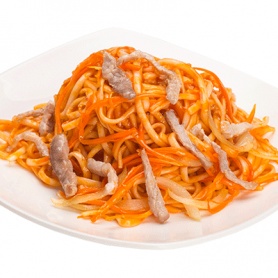Лапша со свининой в кисло-сладком соусе