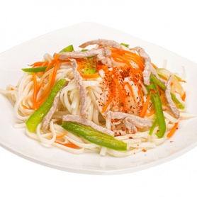 Лапша со свининой с острым соусом